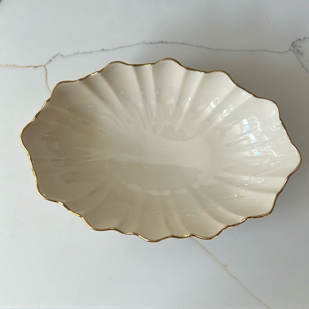 Lenox Vintage Symphony Centerpiece with Gold Trim